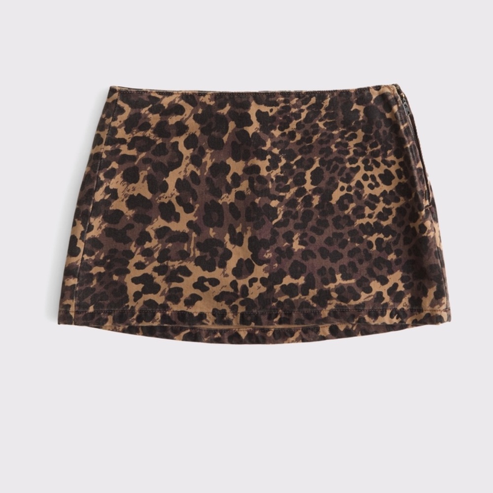 Abercrombie Mid-rise Denim Mini Skort in Leopard Print, 33